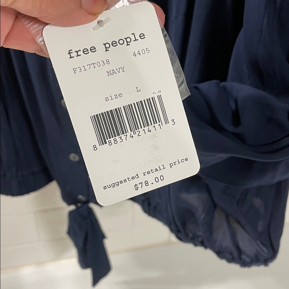 Free People Navy Blouse . NEW with Tags - Picture 3 of 7